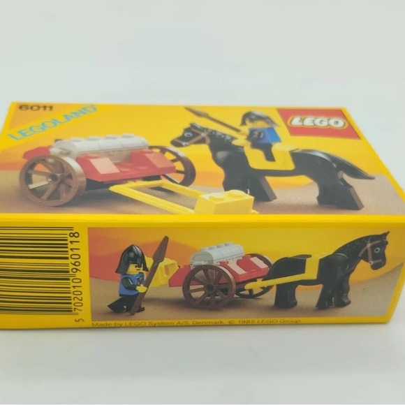 LEGO Black and Yellow Horseman Set - Picture 2 of 6